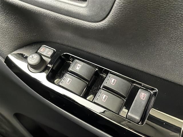 キャスト スポーツＳＡＩＩＩ　衝突軽減ブレーキ　ワンセグＴＶ　前後ドライブレコーダー　バックモニター　ハーフレザーシート　シートヒーター　ＬＥＤヘッドライト　純正１６インチアルミホイール　純正フロアマット　横滑り防止機能（8枚目）