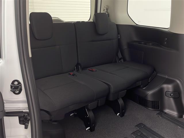 セレナ e-パワー ハイウェイスターV 登録済み未使用車 プロパイロット 純正12.3型ナビ フルセグTV パノラミックビューモニター 両側電動スライドドア デジタルインナーミラー ビルトインETC2.0 ドライブレコーダー スマートキー(16枚目)