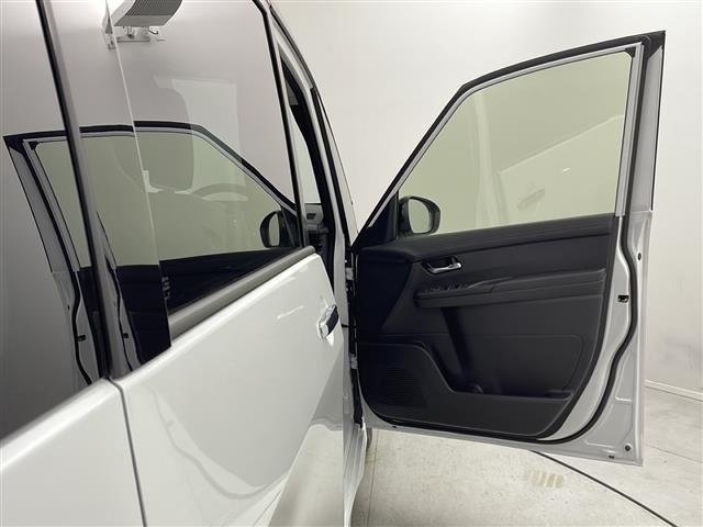 セレナ e-パワー ハイウェイスターV 登録済み未使用車 プロパイロット 純正12.3型ナビ フルセグTV パノラミックビューモニター 両側電動スライドドア デジタルインナーミラー ビルトインETC2.0 ドライブレコーダー スマートキー(36枚目)