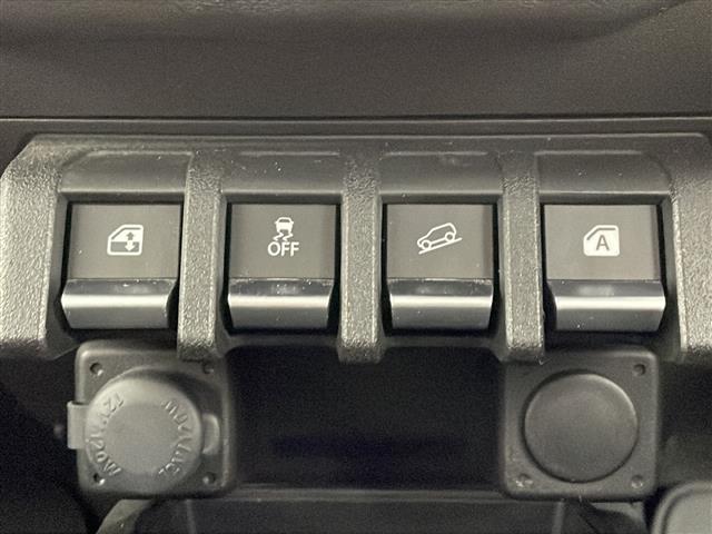 ジムニー ＸＣ　メモリナビ　フルセグＴＶ　バックモニター　ＥＴＣ　ＬＥＤライト　フォグランプ　クルコン　ステアリングスイッチ　シートヒーター　衝突被害軽減ブレーキ　レーンキープアシスト　横滑り防止装置　スマートキー（11枚目）