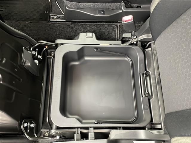 ジムニー ＸＣ　メモリナビ　フルセグＴＶ　バックモニター　ＥＴＣ　ＬＥＤライト　フォグランプ　クルコン　ステアリングスイッチ　シートヒーター　衝突被害軽減ブレーキ　レーンキープアシスト　横滑り防止装置　スマートキー（33枚目）