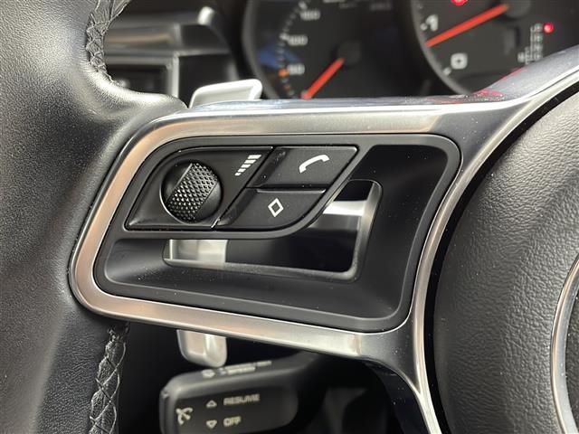 マカン マカンＧＴＳ　純正ナビ　バックモニター　衝突軽減ブレーキ　シートヒーター　ＥＴＣ　ドライブレコーダー　追従クルコン　ＬＥＤライト　純正２０インチアルミホイール　純正フロアマット　コーナーセンサー　横滑り防止装置（26枚目）