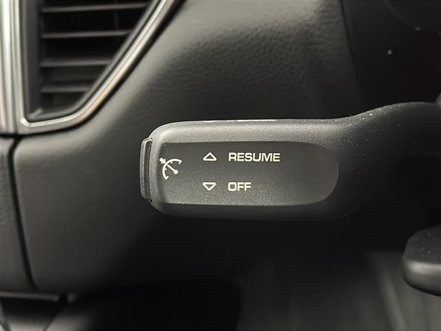 マカン マカンＧＴＳ　純正ナビ　バックモニター　衝突軽減ブレーキ　シートヒーター　ＥＴＣ　ドライブレコーダー　追従クルコン　ＬＥＤライト　純正２０インチアルミホイール　純正フロアマット　コーナーセンサー　横滑り防止装置（30枚目）