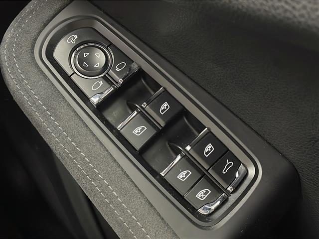 マカン マカンＧＴＳ　純正ナビ　バックモニター　衝突軽減ブレーキ　シートヒーター　ＥＴＣ　ドライブレコーダー　追従クルコン　ＬＥＤライト　純正２０インチアルミホイール　純正フロアマット　コーナーセンサー　横滑り防止装置（31枚目）