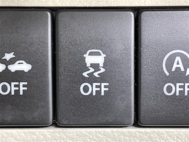 アルトラパン Ｘ　純正ナビ　フルセグＴＶ　アラウンドビューモニター　シートヒーター　衝突被害軽減ブレーキ　横滑り防止装置　アイドリングストップ　スマートキー　プッシュスタート　純正１４インチアルミホイール　ＬＥＤライト（7枚目）