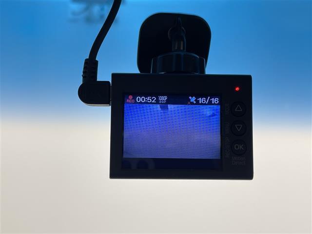 タント カスタムＲＳ　トップエディションＳＡＩＩＩ　社外ナビ　バックカメラ　ＥＴＣ　前方ドラレコ　シートヒーター　両側パワースライドドア　スマートキー　プッシュスタート　衝突軽減ブレーキ　ハーフレザーシート　純正１５インチアルミホイール　アイドリングス（7枚目）