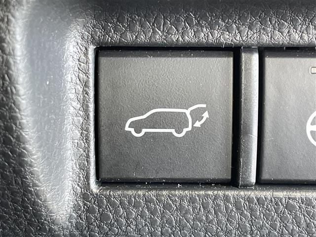 気になる車はすぐにお問い合わせください！画面右側の００６６から始まる無料ダイヤルからお問い合わせ下さい！専門スタッフがお車のご質問にお答えいたします！