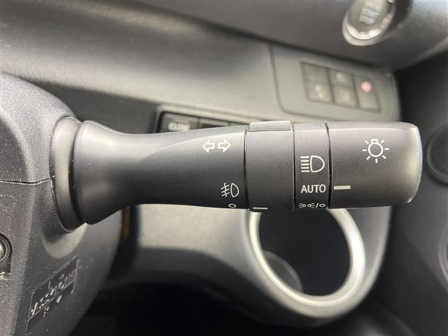 シエンタ ファンベースＧ　純正ナビ　フルセグＴＶ　ＤＶＤ再生機能　Ｂｌｕｅｔｏｏｔｈ　バックモニター　トヨタセーフティセンス　レーンキープアシスト　オートハイビーム　コーナーセンサー　ＬＥＤヘッドライト　両側電動スライドドア（13枚目）