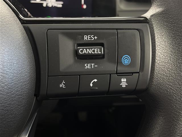 ノート Ｘ　２トーン　純正ナビ　フルセグＴＶ　Ｂｌｕｅｔｏｏｔｈ　全方位カメラ　レーダークルーズコントロール　レーンキープアシスト　ＬＥＤヘッドランプ　コーナーセンサー　ブラインドスポットモニター（8枚目）