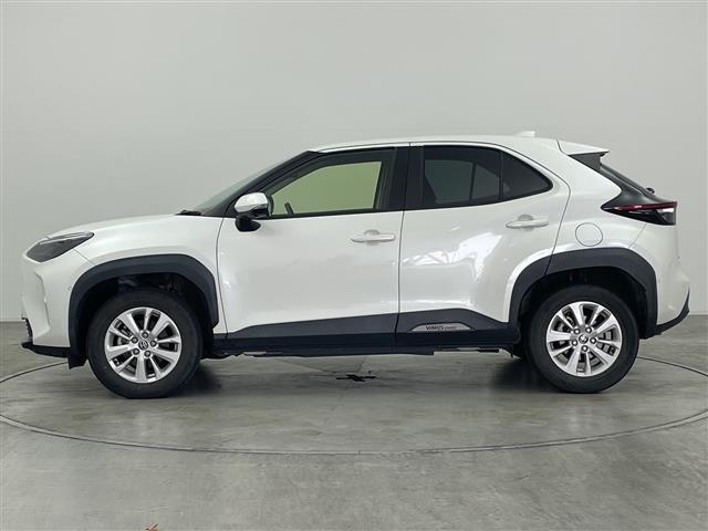 ヤリスクロス ハイブリッドＧ　純正９型メモリディスプレイナビ　全周囲カメラ　ＥＴＣ２．０　ＢＳＭ　禁煙車　ステアリングヒーター　ＬＥＤヘッドライト　パーキングアシスト　スマートキー　オートライト　レーンキープアシスト　シートヒータ（5枚目）