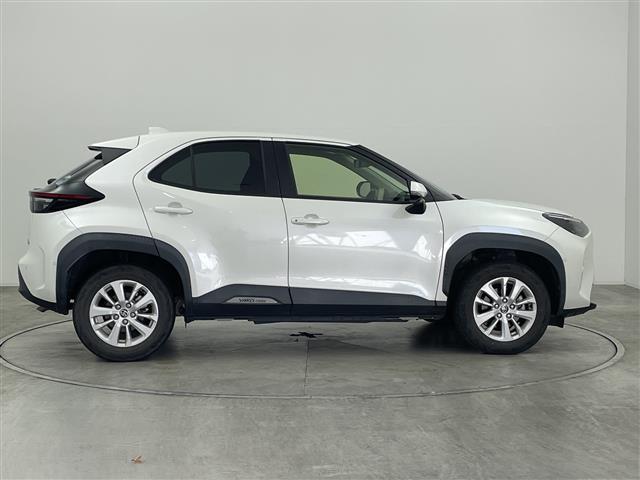 ヤリスクロス ハイブリッドＧ　純正９型メモリディスプレイナビ　全周囲カメラ　ＥＴＣ２．０　ＢＳＭ　禁煙車　ステアリングヒーター　ＬＥＤヘッドライト　パーキングアシスト　スマートキー　オートライト　レーンキープアシスト　シートヒータ（6枚目）