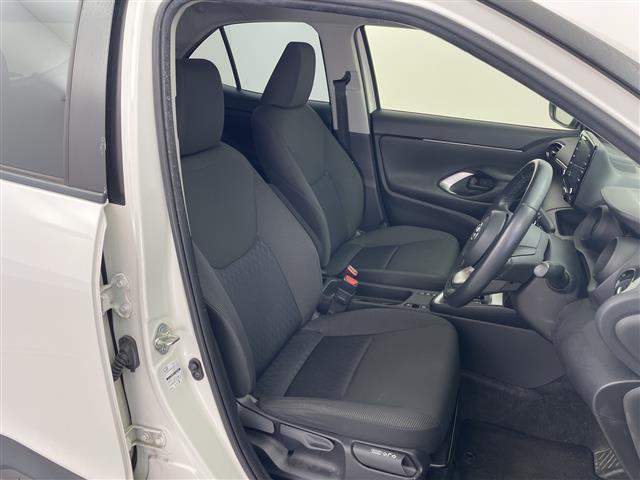 ヤリスクロス ハイブリッドＧ　純正９型メモリディスプレイナビ　全周囲カメラ　ＥＴＣ２．０　ＢＳＭ　禁煙車　ステアリングヒーター　ＬＥＤヘッドライト　パーキングアシスト　スマートキー　オートライト　レーンキープアシスト　シートヒータ（9枚目）