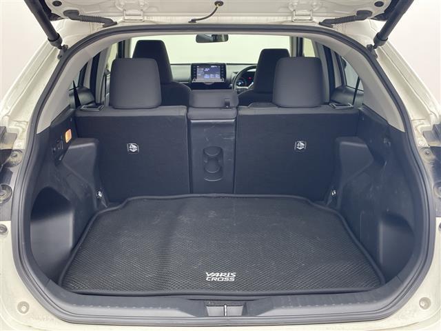 ヤリスクロス ハイブリッドＧ　純正９型メモリディスプレイナビ　全周囲カメラ　ＥＴＣ２．０　ＢＳＭ　禁煙車　ステアリングヒーター　ＬＥＤヘッドライト　パーキングアシスト　スマートキー　オートライト　レーンキープアシスト　シートヒータ（13枚目）