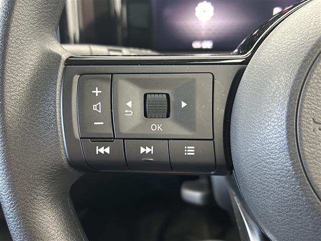 ノート Ｘ　純正９インチナビ　フルセグＴＶ　アラウンドビューモニター　ＥＴＣ　ドラレコ　ＬＥＤライト　インテリジェントルームミラー　衝突被害軽減ブレーキ　横滑り防止装置　コーナーセンサー　ステアリングスイッチ（12枚目）