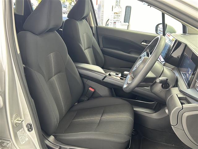 ノート Ｘ　純正９インチナビ　フルセグＴＶ　アラウンドビューモニター　ＥＴＣ　ドラレコ　ＬＥＤライト　インテリジェントルームミラー　衝突被害軽減ブレーキ　横滑り防止装置　コーナーセンサー　ステアリングスイッチ（14枚目）