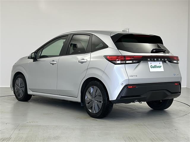 ノート Ｘ　純正９インチナビ　フルセグＴＶ　アラウンドビューモニター　ＥＴＣ　ドラレコ　ＬＥＤライト　インテリジェントルームミラー　衝突被害軽減ブレーキ　横滑り防止装置　コーナーセンサー　ステアリングスイッチ（20枚目）