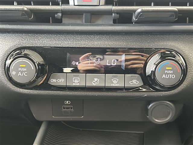 ノート Ｘ　純正９インチナビ　フルセグＴＶ　アラウンドビューモニター　ＥＴＣ　ドラレコ　ＬＥＤライト　インテリジェントルームミラー　衝突被害軽減ブレーキ　横滑り防止装置　コーナーセンサー　ステアリングスイッチ（22枚目）