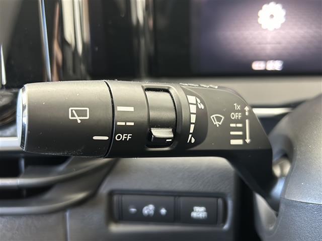 ノート Ｘ　純正９インチナビ　フルセグＴＶ　アラウンドビューモニター　ＥＴＣ　ドラレコ　ＬＥＤライト　インテリジェントルームミラー　衝突被害軽減ブレーキ　横滑り防止装置　コーナーセンサー　ステアリングスイッチ（26枚目）