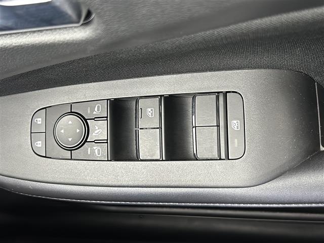 ノート Ｘ　純正９インチナビ　フルセグＴＶ　アラウンドビューモニター　ＥＴＣ　ドラレコ　ＬＥＤライト　インテリジェントルームミラー　衝突被害軽減ブレーキ　横滑り防止装置　コーナーセンサー　ステアリングスイッチ（31枚目）