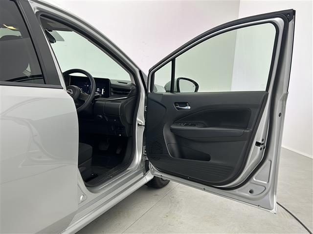 ノート Ｘ　純正９インチナビ　フルセグＴＶ　アラウンドビューモニター　ＥＴＣ　ドラレコ　ＬＥＤライト　インテリジェントルームミラー　衝突被害軽減ブレーキ　横滑り防止装置　コーナーセンサー　ステアリングスイッチ（35枚目）