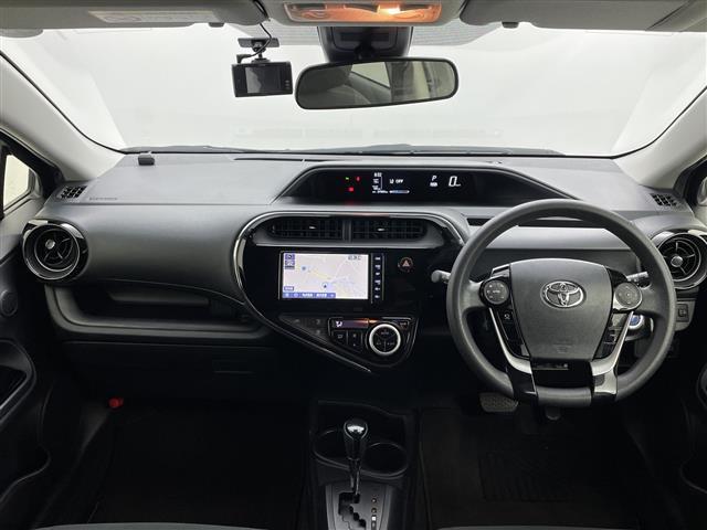 アクア Ｓスタイルブラック　純正ナビ　フルセグＴＶ　Ｂｌｕｅｔｏｏｔｈ　全方位カメラ　衝突軽減ブレーキ　レーンキープアシスト　オートハイビーム　ＬＥＤヘッドランプ　コーナーセンサー　シートヒーター　スマートキー　ＥＴＣ（2枚目）