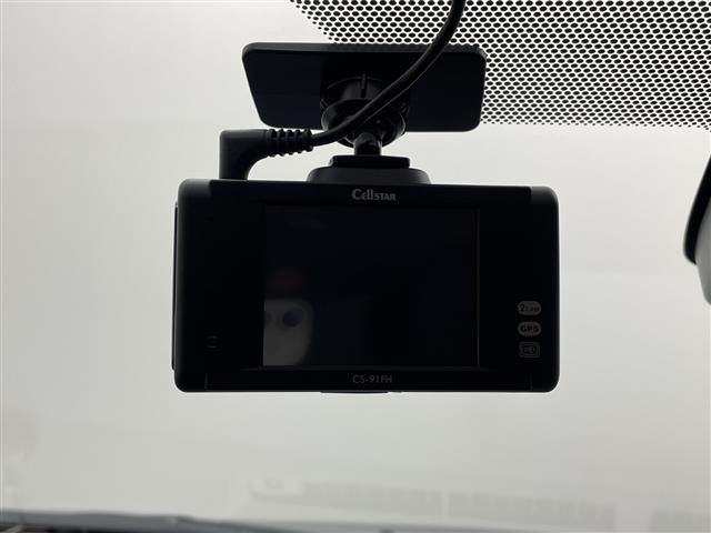 アクア Ｓスタイルブラック　純正ナビ　フルセグＴＶ　Ｂｌｕｅｔｏｏｔｈ　全方位カメラ　衝突軽減ブレーキ　レーンキープアシスト　オートハイビーム　ＬＥＤヘッドランプ　コーナーセンサー　シートヒーター　スマートキー　ＥＴＣ（6枚目）