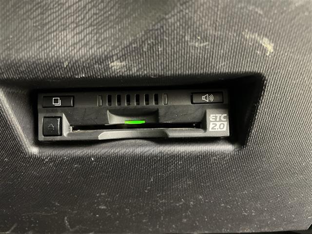 アクア Ｓスタイルブラック　純正ナビ　フルセグＴＶ　Ｂｌｕｅｔｏｏｔｈ　全方位カメラ　衝突軽減ブレーキ　レーンキープアシスト　オートハイビーム　ＬＥＤヘッドランプ　コーナーセンサー　シートヒーター　スマートキー　ＥＴＣ（7枚目）