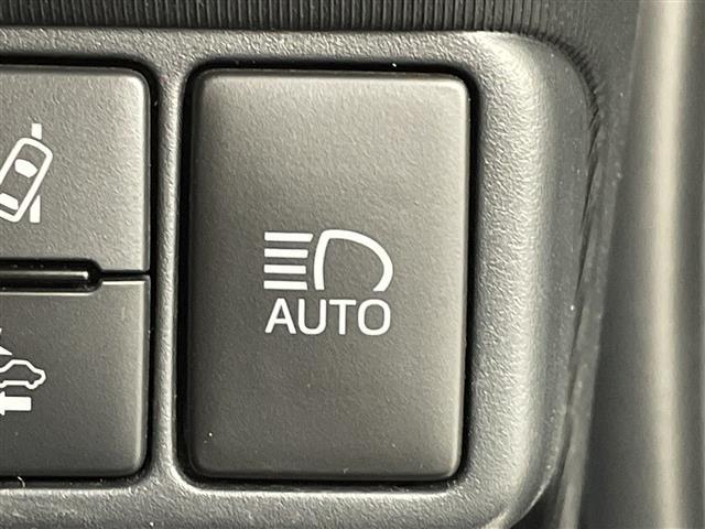 アクア Ｓスタイルブラック　純正ナビ　フルセグＴＶ　Ｂｌｕｅｔｏｏｔｈ　全方位カメラ　衝突軽減ブレーキ　レーンキープアシスト　オートハイビーム　ＬＥＤヘッドランプ　コーナーセンサー　シートヒーター　スマートキー　ＥＴＣ（12枚目）