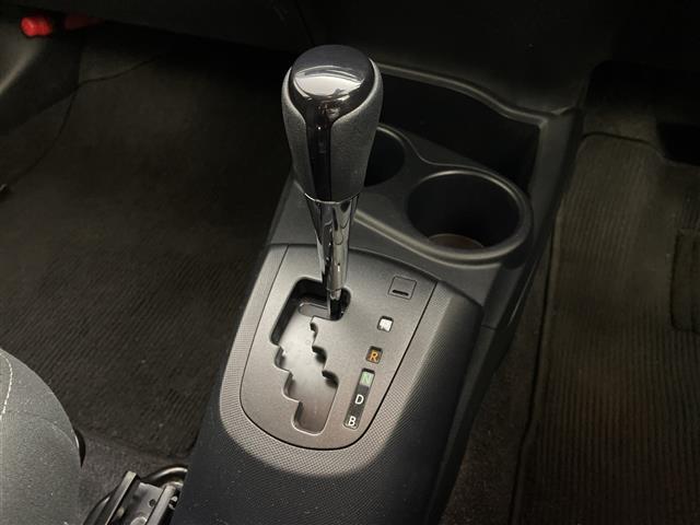 アクア Ｓスタイルブラック　純正ナビ　フルセグＴＶ　Ｂｌｕｅｔｏｏｔｈ　全方位カメラ　衝突軽減ブレーキ　レーンキープアシスト　オートハイビーム　ＬＥＤヘッドランプ　コーナーセンサー　シートヒーター　スマートキー　ＥＴＣ（23枚目）