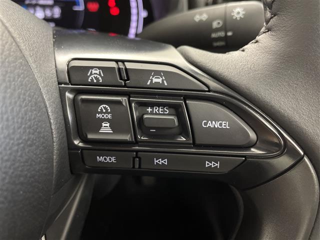 ヤリスクロス ハイブリッドZ 純正ナビ フルセグTV Bluetooth 全方位カメラ ETC トヨタセーフティセンス レーダークルーズコントロール ブラインドスポットモニター ステアリングヒーター シートヒーター コーナーセンサ(5枚目)