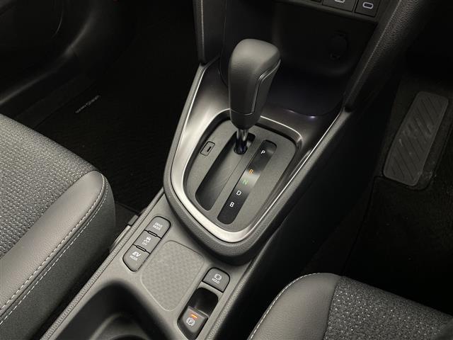 ヤリスクロス ハイブリッドZ 純正ナビ フルセグTV Bluetooth 全方位カメラ ETC トヨタセーフティセンス レーダークルーズコントロール ブラインドスポットモニター ステアリングヒーター シートヒーター コーナーセンサ(22枚目)