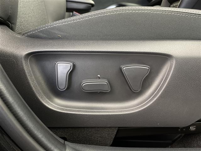 ヤリスクロス ハイブリッドZ 純正ナビ フルセグTV Bluetooth 全方位カメラ ETC トヨタセーフティセンス レーダークルーズコントロール ブラインドスポットモニター ステアリングヒーター シートヒーター コーナーセンサ(31枚目)