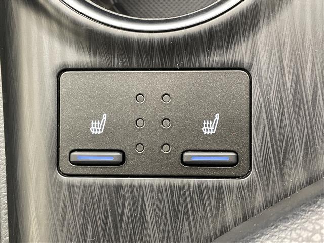 カムリ G 純正ディスプレイオーディオ 全方位カメラ ミュージックプレーヤー接続 ETC 衝突軽減ブレーキ レーンキープアシスト ブラインドスポットモニター シートヒーター ドライブレコーダー 純正17インチAW(5枚目)