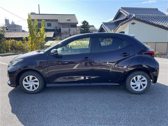 ヤリス Ｇ　コンフォートシートセット　純正ディスプレイオーディオナビ　全方位カメラ　衝突軽減ブレーキ　レーンキープアシスト　ＢＭＳ　ＥＴＣ　シートヒーター　フロアマット　ドアバイザー　ドライブレコーダー　禁煙車（18枚目）