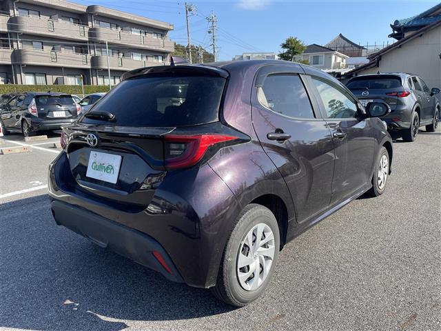 ヤリス Ｇ　コンフォートシートセット　純正ディスプレイオーディオナビ　全方位カメラ　衝突軽減ブレーキ　レーンキープアシスト　ＢＭＳ　ＥＴＣ　シートヒーター　フロアマット　ドアバイザー　ドライブレコーダー　禁煙車（22枚目）