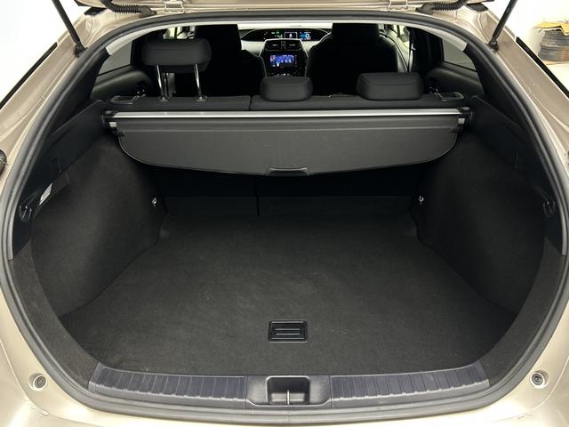 プリウス Sセーフティプラス ツートーン ナビ フルセグTV バックモニター エアロ付き 衝突軽減ブレーキ クルコン ETC LEDライト フォグランプ ドライブレコーダー パーキングアシスト コーナーセンサー スマートキ― プッシュスタート(43枚目)