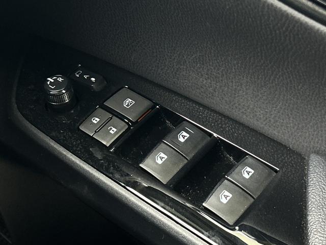 プリウス Sセーフティプラス ツートーン ナビ フルセグTV バックモニター エアロ付き 衝突軽減ブレーキ クルコン ETC LEDライト フォグランプ ドライブレコーダー パーキングアシスト コーナーセンサー スマートキ― プッシュスタート(52枚目)