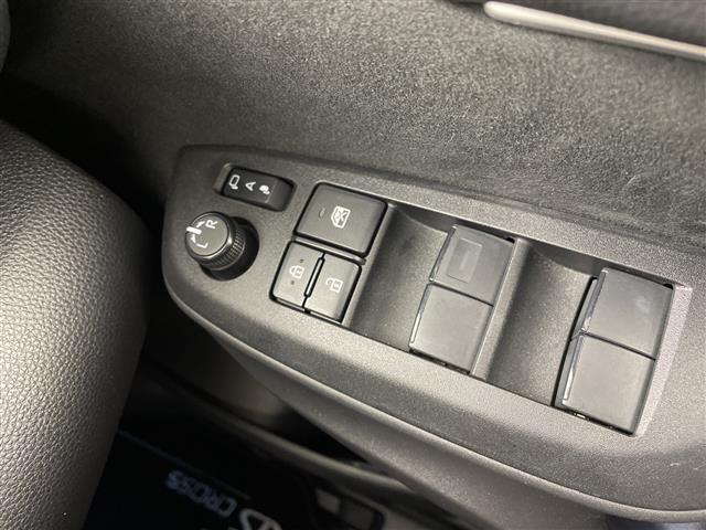 ヤリスクロス ハイブリッドZ アドベンチャー 純正8型ディスプレイオーディオナビ パノラミックビューモニター 衝突軽減ブレーキ ブラインドスポットモニター シートヒーター ビルトインETC 追従クルコン ステアリングヒーター スマートキ― 禁煙車(17枚目)