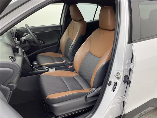 ヤリスクロス ハイブリッドZ アドベンチャー 純正8型ディスプレイオーディオナビ パノラミックビューモニター 衝突軽減ブレーキ ブラインドスポットモニター シートヒーター ビルトインETC 追従クルコン ステアリングヒーター スマートキ― 禁煙車(19枚目)