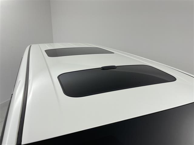 ヴェルファイア ２．５Ｚ　Ｇエディション　純正ナビ　パノラミックビューモニター　フルセグＴＶ　衝突軽減ブレーキ　スマートキー　両側電動スライドドア　フリップダウンモニター　ＥＴＣ　ドラレコ　ツインムーンルーフ　追従クルコン　ステアリングヒータ（3枚目）