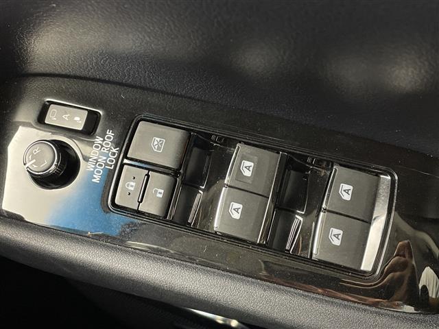 ヴェルファイア ２．５Ｚ　Ｇエディション　純正ナビ　パノラミックビューモニター　フルセグＴＶ　衝突軽減ブレーキ　スマートキー　両側電動スライドドア　フリップダウンモニター　ＥＴＣ　ドラレコ　ツインムーンルーフ　追従クルコン　ステアリングヒータ（17枚目）