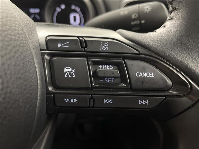 ヤリスクロス Ｇ　純正ナビ　パノラミックビューモニター　Ｂｌｕｅｔｏｏｔｈ　衝突軽減ブレーキ　追従クルコン　スマートキー　プッシュスタート　ＥＴＣ　ドラレコ　横滑り防止装置　純正１６インチアルミホイール　コーナーセンサ（6枚目）