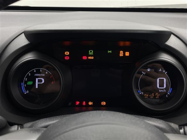 ヤリスクロス Ｇ　純正ナビ　パノラミックビューモニター　Ｂｌｕｅｔｏｏｔｈ　衝突軽減ブレーキ　追従クルコン　スマートキー　プッシュスタート　ＥＴＣ　ドラレコ　横滑り防止装置　純正１６インチアルミホイール　コーナーセンサ（16枚目）