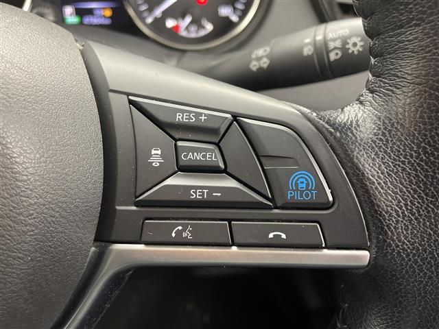 エクストレイル ２０Ｘｉ　Ｖセレクション　純正１０型ナビ　パノラミックビューモニター　フルセグＴＶ　衝突軽減ブレーキ　スマートキー　プッシュスタート　追従クルコン　シートイーター　ＥＴＣ　ドラレコ　コーナーセンサー　電動リアゲート　禁煙車（8枚目）