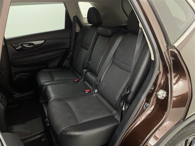 エクストレイル ２０Ｘｉ　Ｖセレクション　純正１０型ナビ　パノラミックビューモニター　フルセグＴＶ　衝突軽減ブレーキ　スマートキー　プッシュスタート　追従クルコン　シートイーター　ＥＴＣ　ドラレコ　コーナーセンサー　電動リアゲート　禁煙車（22枚目）