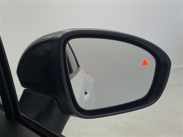 オーラ Ｇ　レザーエディション　純正９型ナビ　フルセグＴＶ　ＢＯＳＥプレミアムサウンド　プロパイロット　アラウンドビューモニター　ワイヤレス充電器　インテリジェントルームミラー　レザーシート　シートヒーター　ＥＴＣ２．０　禁煙車（6枚目）