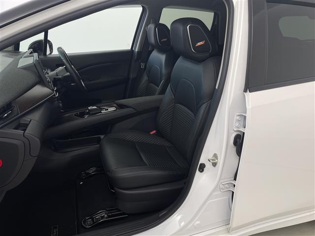 オーラ Ｇ　レザーエディション　純正９型ナビ　フルセグＴＶ　ＢＯＳＥプレミアムサウンド　プロパイロット　アラウンドビューモニター　ワイヤレス充電器　インテリジェントルームミラー　レザーシート　シートヒーター　ＥＴＣ２．０　禁煙車（19枚目）