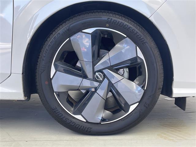 オーラ Ｇ　レザーエディション　純正９型ナビ　フルセグＴＶ　ＢＯＳＥプレミアムサウンド　プロパイロット　アラウンドビューモニター　ワイヤレス充電器　インテリジェントルームミラー　レザーシート　シートヒーター　ＥＴＣ２．０　禁煙車（33枚目）