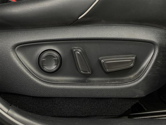 クラウンハイブリッド ＲＳアドバンス　純正ナビ　パノラミックビューモニター　フルセグＴＶ　スマートキー　衝突軽減ブレーキ　プッシュスタート　ＥＴＣ　ドラレコ　追従クルコン　シートエアコン　シートヒーター　コーナーセンサー　ＨＵＤ　ＢＳＭ（9枚目）