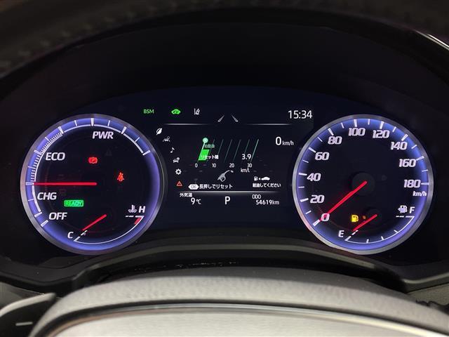 クラウンハイブリッド ＲＳアドバンス　純正ナビ　パノラミックビューモニター　フルセグＴＶ　スマートキー　衝突軽減ブレーキ　プッシュスタート　ＥＴＣ　ドラレコ　追従クルコン　シートエアコン　シートヒーター　コーナーセンサー　ＨＵＤ　ＢＳＭ（16枚目）